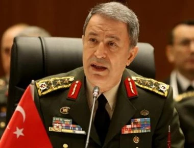 Χουλουσί Ακάρ: «Με την εγκατάσταση των S-400 η Τουρκία αποκτά σημαντική αντιαεροπορική άμυνα»